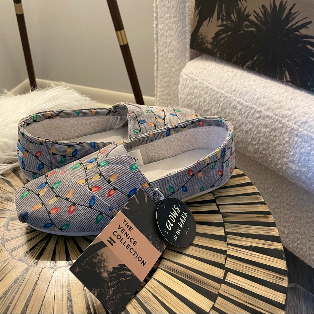 Toms 🎄 Glow In The Dark Christmas Tree Lights Slip On Corduroy Gray Shoes
